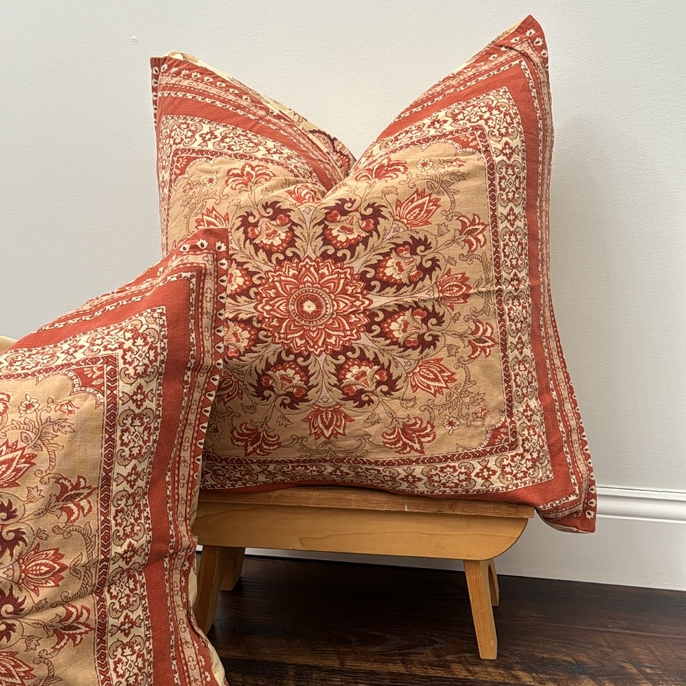 Pottery barn fall Palampore pattern, neutral euro shams sz 26" square - Picture 3 of 6